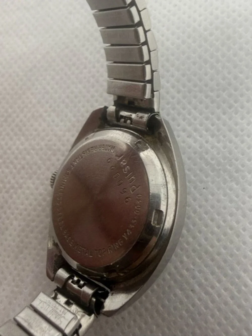 Vintage Pulsar 960029 Women Silver-Tone Fluted Bezel Day-Date Quartz Watch